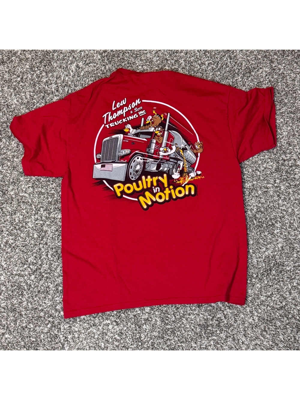 🔥 Vintage Lew Thompson & Son Trucking Inc. “Poultry in Motion” T-Shirt 🔥